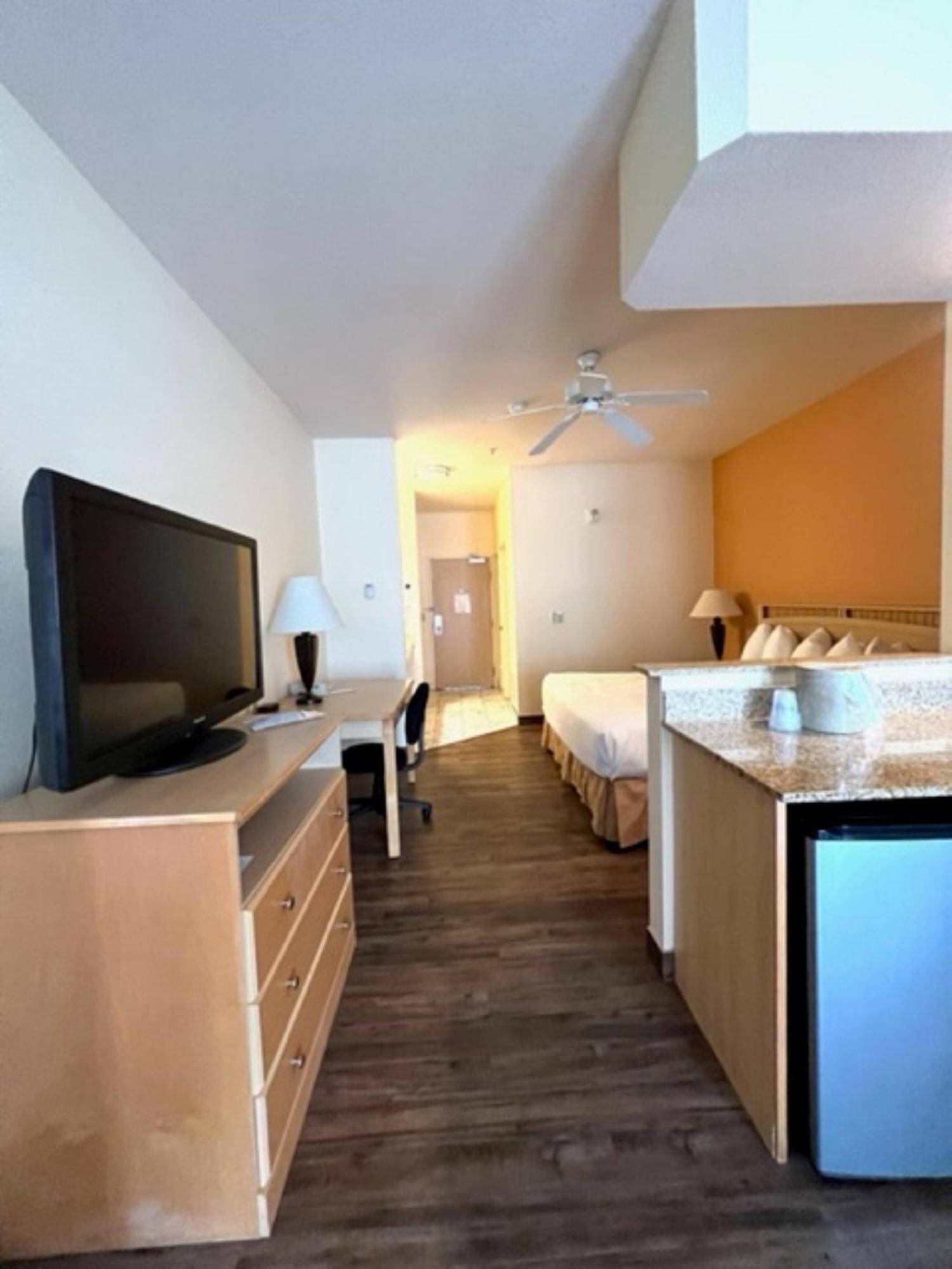 Lighthouse Suites Inn Ocean Shores Exterior photo